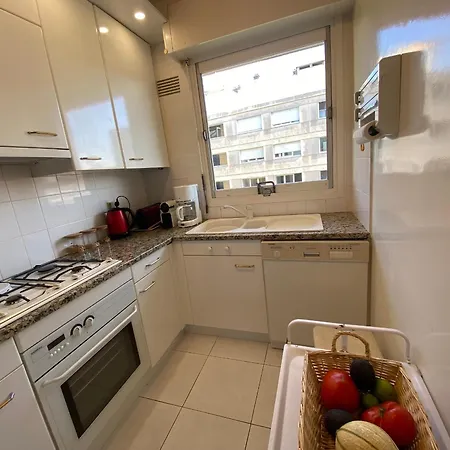 شقة T3 A - Vue - Parking - Fr-1-374-242 *