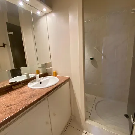 Apartman T3 A - Vue - Parking - Fr-1-374-242 *