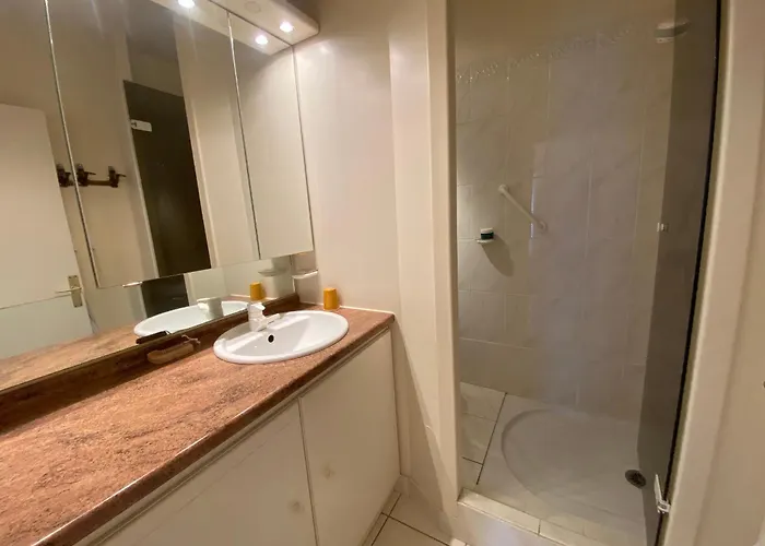 Apartman T3 A - Vue - Parking - Fr-1-374-242 *