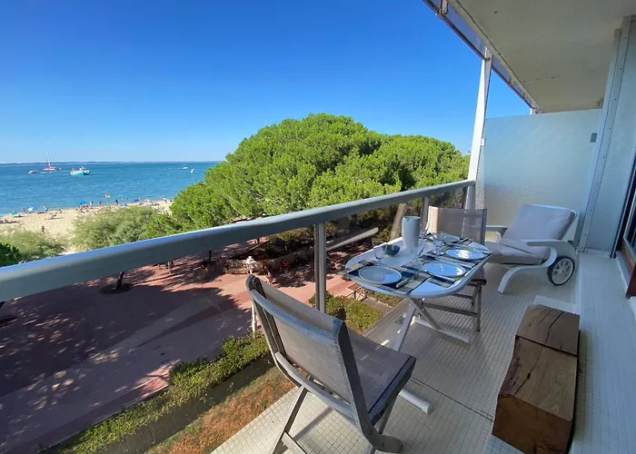 T3 A - Vue - Parking - Fr-1-374-242 *